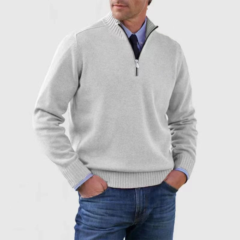 Knitted sweater with zipper