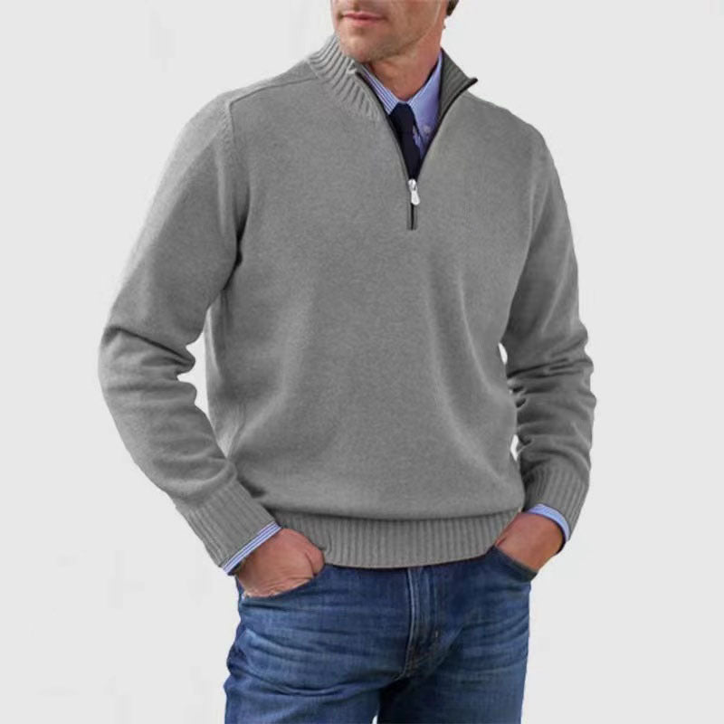 Knitted sweater with zipper